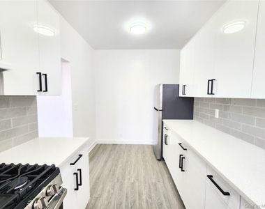 60-22 Flushing Avenue - Photo Thumbnail 6