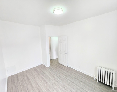60-22 Flushing Avenue - Photo Thumbnail 13