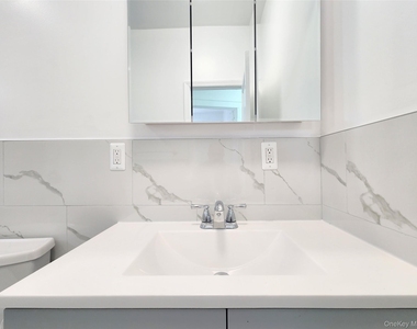 60-22 Flushing Avenue - Photo Thumbnail 10