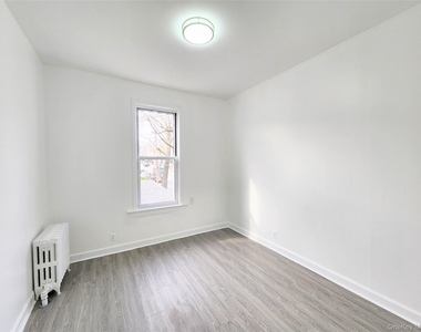 60-22 Flushing Avenue - Photo Thumbnail 12