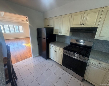 325 Glenbrook Avenue - Photo Thumbnail 3
