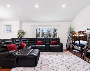 2 Somers Lane - Photo Thumbnail 7