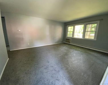2710 South Road - Photo Thumbnail 1