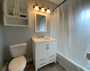 2710 South Road - Photo Thumbnail 5