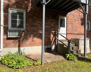 2710 South Road - Photo Thumbnail 9