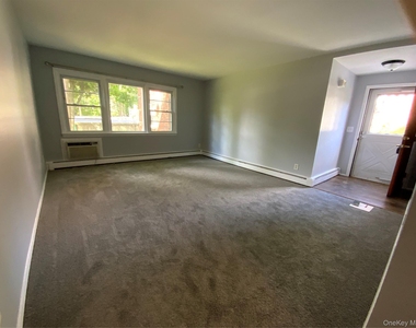 2710 South Road - Photo Thumbnail 7