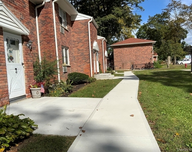 2710 South Road - Photo Thumbnail 8