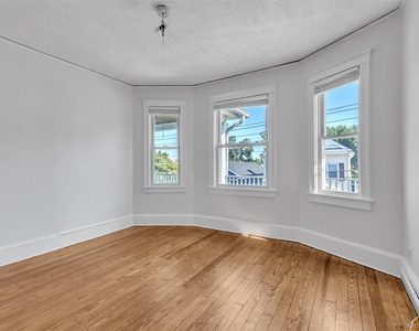 28 W Elizabeth Street - Photo Thumbnail 3