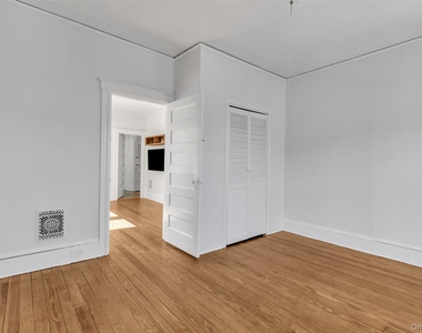 28 W Elizabeth Street - Photo Thumbnail 6