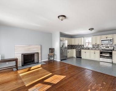 93 Garfield Boulevard - Photo Thumbnail 2