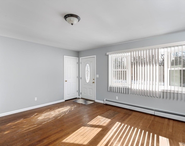 93 Garfield Boulevard - Photo Thumbnail 6
