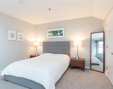 100 Chatterton Avenue - Photo Thumbnail 14