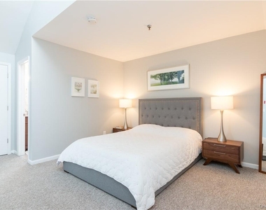 100 Chatterton Avenue - Photo Thumbnail 13
