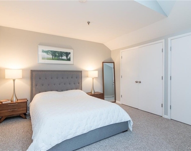 100 Chatterton Avenue - Photo Thumbnail 12