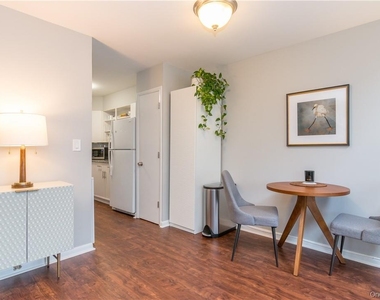 100 Chatterton Avenue - Photo Thumbnail 5