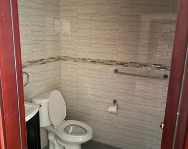 17515 74th Avenue - Photo Thumbnail 10