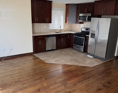 17515 74th Avenue - Photo Thumbnail 5