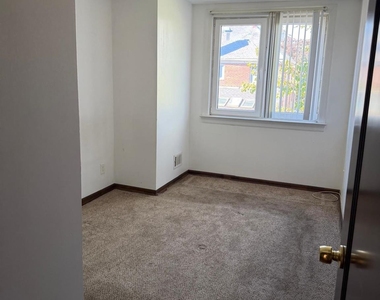 17515 74th Avenue - Photo Thumbnail 3