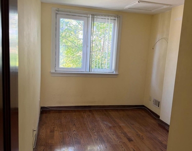 17515 74th Avenue - Photo Thumbnail 2