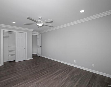 401 East Main Street - Photo Thumbnail 5
