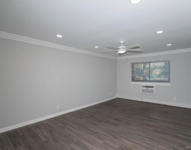 401 East Main Street - Photo Thumbnail 3