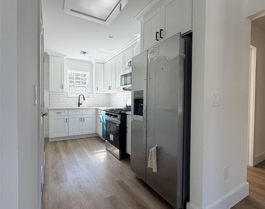 7 Patton Avenue - Photo Thumbnail 8