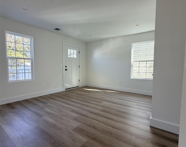 7 Patton Avenue - Photo Thumbnail 10