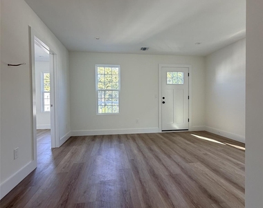 7 Patton Avenue - Photo Thumbnail 9