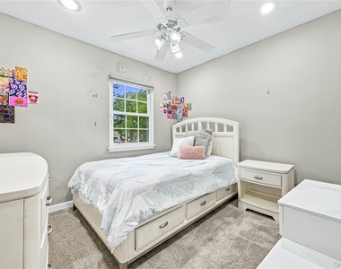 4 Bartlett Commons - Photo Thumbnail 21