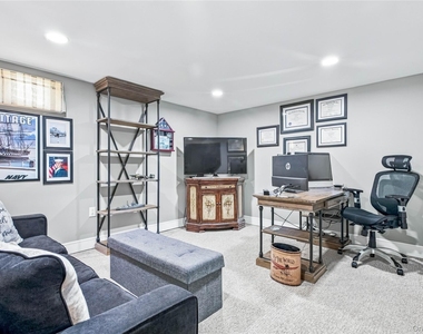 4 Bartlett Commons - Photo Thumbnail 25