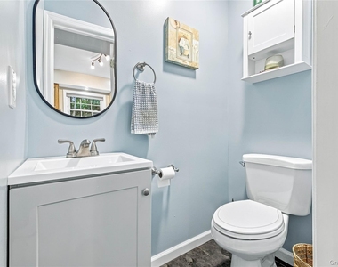 4 Bartlett Commons - Photo Thumbnail 14