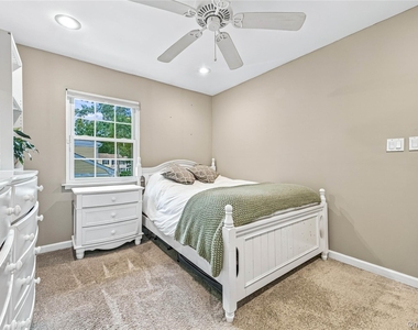 4 Bartlett Commons - Photo Thumbnail 19