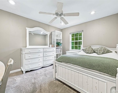 4 Bartlett Commons - Photo Thumbnail 18