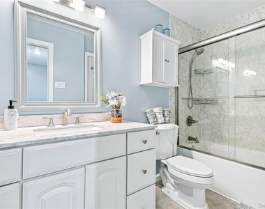 4 Bartlett Commons - Photo Thumbnail 23