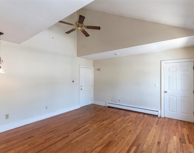 326 N Broadway - Photo Thumbnail 14