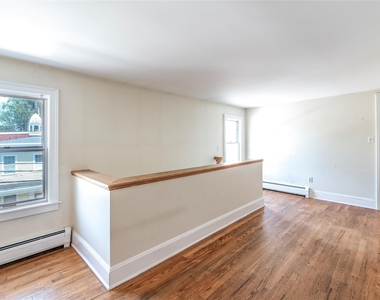 326 N Broadway - Photo Thumbnail 18