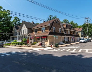 326 N Broadway - Photo Thumbnail 1