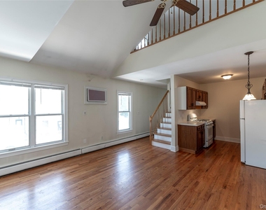 326 N Broadway - Photo Thumbnail 4