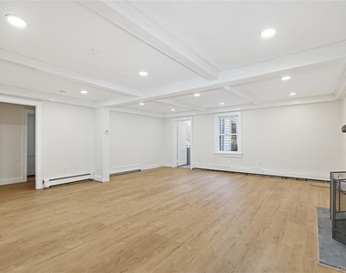 68 Plumbrook Road - Photo Thumbnail 22