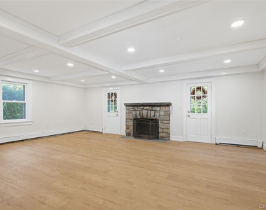 68 Plumbrook Road - Photo Thumbnail 23