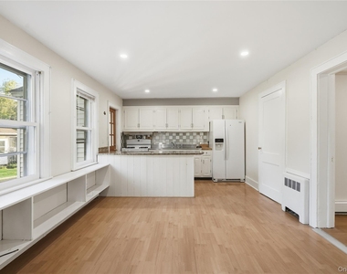 68 Plumbrook Road - Photo Thumbnail 18