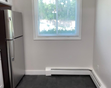 85 N Middletown Road - Photo Thumbnail 5