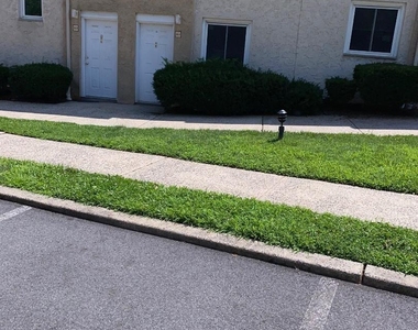 85 N Middletown Road - Photo Thumbnail 16