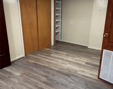 29 Sedgwick Avenue - Photo Thumbnail 5