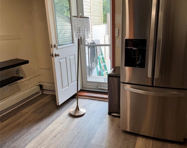 29 Sedgwick Avenue - Photo Thumbnail 12