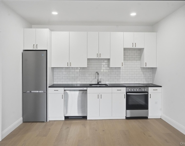 207 Main Street - Photo Thumbnail 8