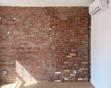 207 Main Street - Photo Thumbnail 10