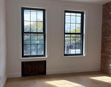 207 Main Street - Photo Thumbnail 12