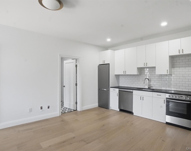 207 Main Street - Photo Thumbnail 6