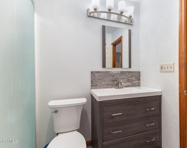 214 Walnut Lane - Photo Thumbnail 13
